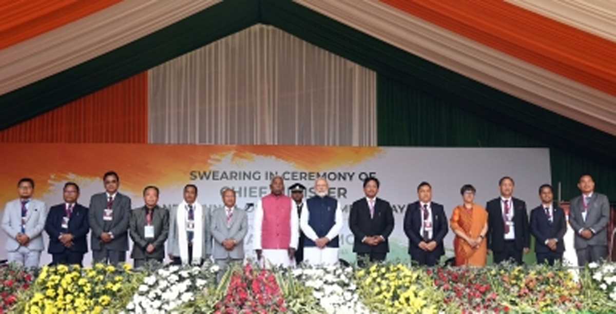 कोनराड संगमा ने दूसरी बार मेघालय के मुख्यमंत्री के रूप में शपथ ली कोनराड संगमा ने दूसरी बार मेघालय के मुख्यमंत्री के रूप में शपथ ली